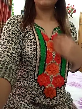Snapshot of Tanha18 chatting on May 25, 2026, 5:13 am Tanha18 online show from May 25, 2026, 5:13 am