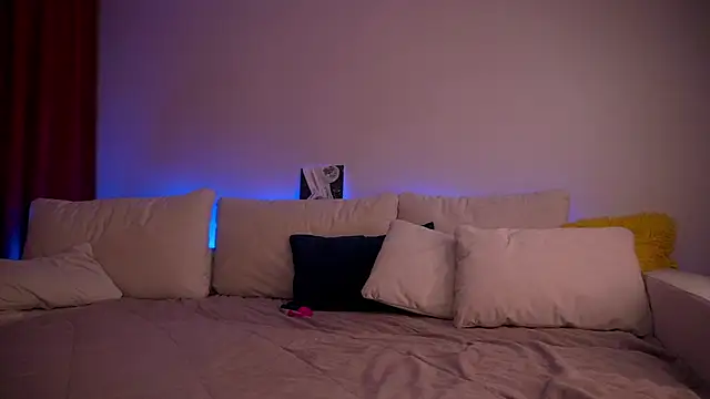 Snapshot of _infinitespring_ chatting on October 30, 2025, 7:21 am infinitespring online show from October 30, 2025, 7:21 am