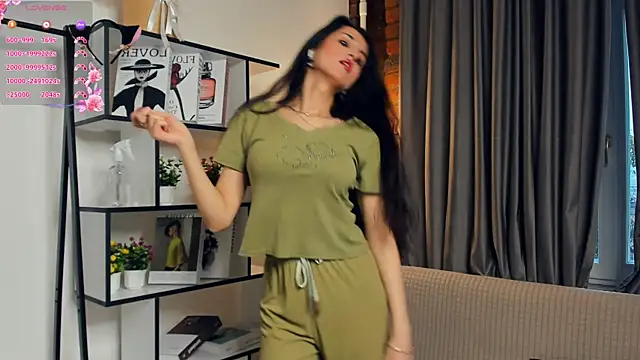 Snapshot of LuxeSins chatting on October 19, 2025, 12:39 pm LuxeSins online show from October 19, 2025, 12:39 pm