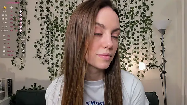 sweet and flirt online show from November 7, 2025, 8:03 am