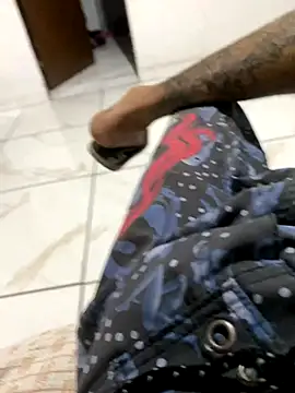 Snapshot of Gomes177 chatting on October 20, 2025, 12:44 am Gomes177 online show from October 20, 2025, 12:44 am