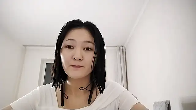 Snapshot of Lyndasilk chatting on October 16, 2025, 2:07 pm Lyndasilk online show from October 16, 2025, 2:07 pm