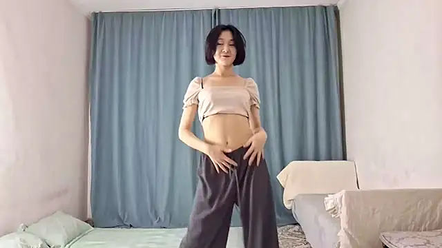 Lyndasilk online show from March 28, 2026, 2:16 pm