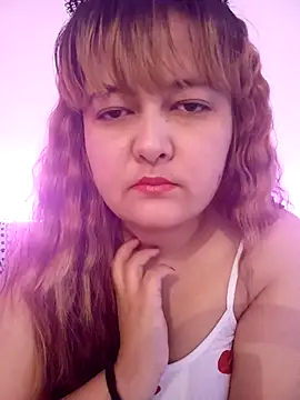 MollyJanette online show from November 12, 2025, 8:15 am