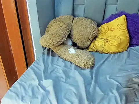 NalaAndSuri online show from October 12, 2025, 4:28 pm