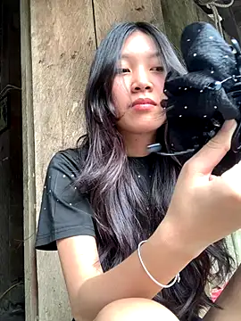 Snapshot of linh-lan1 chatting on October 29, 2025, 6:59 am linh-lan1 online show from October 29, 2025, 6:59 am