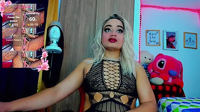 Snapshot of Sofiabigcock22 chatting on July 17, 2026, 11:17 am Sofiabigcock22 online show from July 17, 2026, 11:17 am