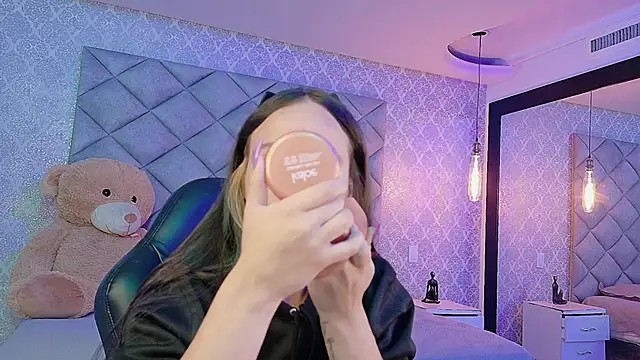 CARO ADAMS1 online show from November 20, 2025, 12:05 pm