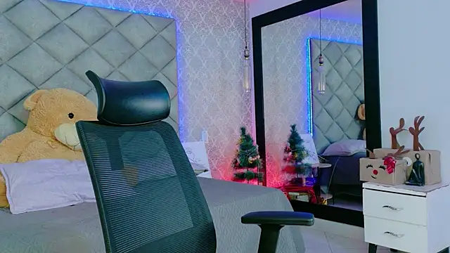 CARO ADAMS1 online show from January 11, 2026, 12:10 pm