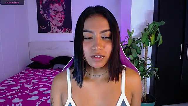 ebony moon1 online show from October 12, 2025, 2:38 pm