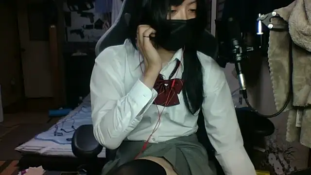 harinyanxxx online show from October 15, 2025, 7:47 pm