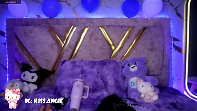 angie boo  online show from October 23, 2025, 1:05 am