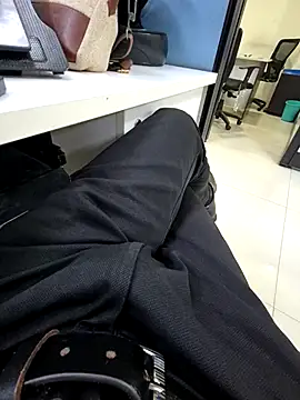 Snapshot of crawlerdrill chatting on November 3, 2025, 12:39 pm crawlerdrill online show from November 3, 2025, 12:39 pm