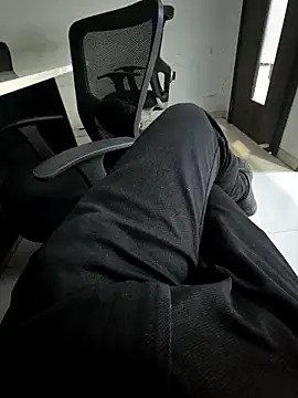 Snapshot of crawlerdrill chatting on November 6, 2025, 11:55 am crawlerdrill online show from November 6, 2025, 11:55 am