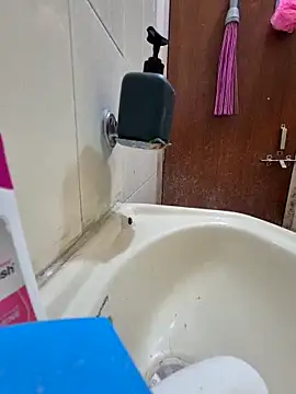 Snapshot of crawlerdrill chatting on December 1, 2025, 2:38 am crawlerdrill online show from December 1, 2025, 2:38 am