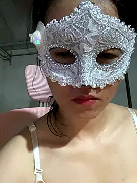 TranOanh999 online show from October 30, 2025, 10:49 am