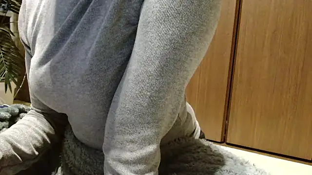 Snapshot of _Ema_ch chatting on January 13, 2026, 12:27 am Ema ch online show from January 13, 2026, 12:27 am