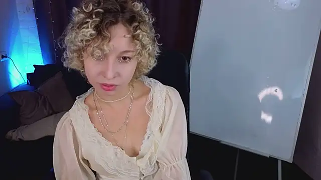 Mary Wahlberg online show from October 23, 2025, 5:51 am