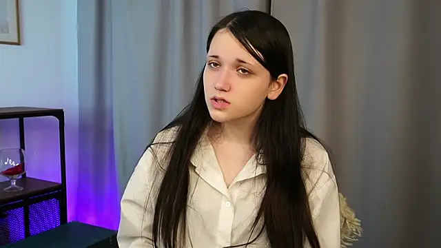 BrynnJune online show from October 22, 2025, 4:13 am