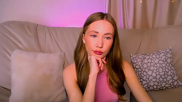 EllyColins online show from March 19, 2026, 3:10 am