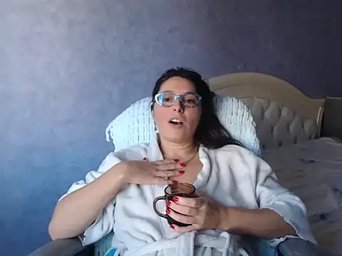 Snapshot of LuckyLisa23 chatting on November 1, 2025, 10:28 am LuckyLisa23 online show from November 1, 2025, 10:28 am