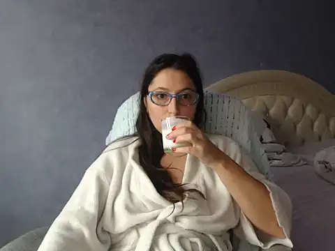 Snapshot of LuckyLisa23 chatting on November 5, 2025, 9:53 am LuckyLisa23 online show from November 5, 2025, 9:53 am