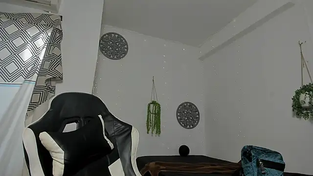 Hotblosson online show from October 24, 2025, 2:35 pm