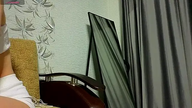 MissPompadure online show from January 14, 2026, 1:44 am