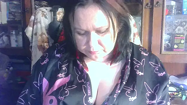 CharleeKendall online show from October 28, 2025, 4:20 pm