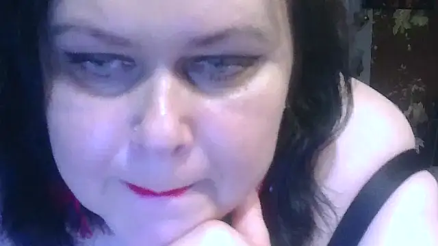 CharleeKendall online show from November 13, 2025, 4:06 pm