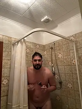 ReDiBastoni90 online show from October 15, 2025, 3:12 pm