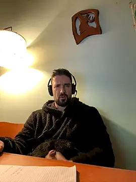 ReDiBastoni90 online show from November 25, 2025, 8:03 am