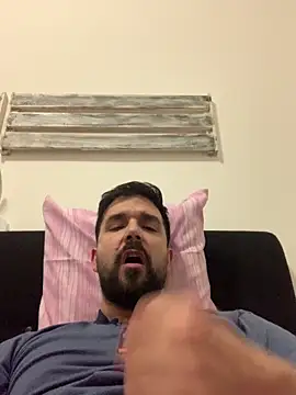 Snapshot of ReDiBastoni90 chatting on February 5, 2026, 11:09 pm ReDiBastoni90 online show from February 5, 2026, 11:09 pm