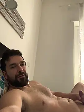 Snapshot of ReDiBastoni90 chatting on February 15, 2026, 8:35 am ReDiBastoni90 online show from February 15, 2026, 8:35 am