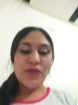 Snapshot of Pocahont_as chatting on November 7, 2025, 4:12 am Pocahont as online show from November 7, 2025, 4:12 am