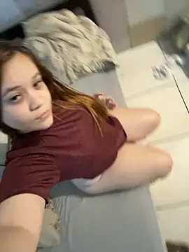 ruivinhadancer online show from November 28, 2025, 2:47 am