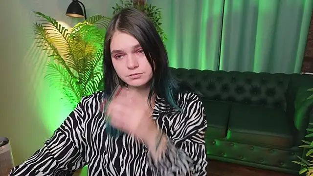 pussysauruss online show from November 3, 2025, 9:27 pm