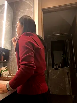 xiaoyue-cc online show from November 1, 2025, 9:17 pm