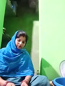 Karishma cute online show from October 18, 2025, 12:06 pm