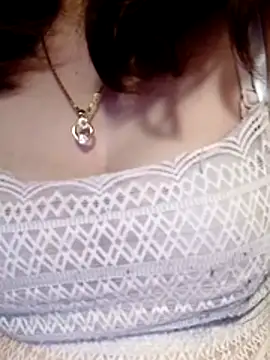 YiyinLy online show from February 4, 2026, 10:15 pm