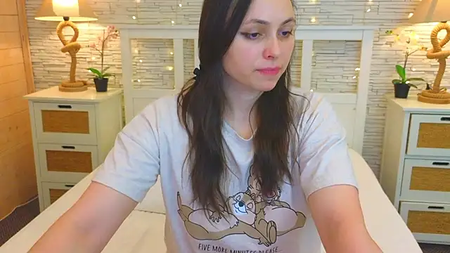 Soft Lilly online show from February 6, 2026, 6:18 am