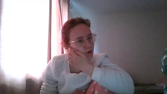 Snapshot of LuckySLove chatting on May 31, 2026, 2:35 pm LuckySLove online show from May 31, 2026, 2:35 pm