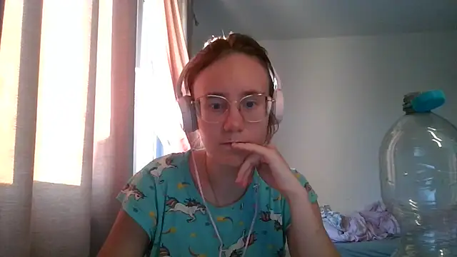 Snapshot of LuckySLove chatting on July 10, 2026, 6:32 pm LuckySLove online show from July 10, 2026, 6:32 pm