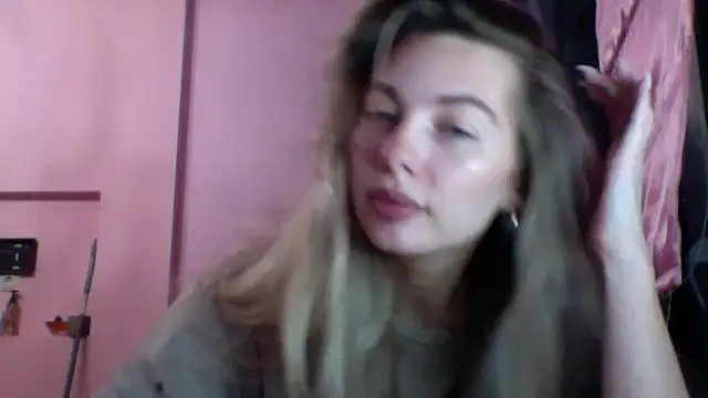 Snapshot of Sygream chatting on October 14, 2025, 6:42 pm Sygream online show from October 14, 2025, 6:42 pm