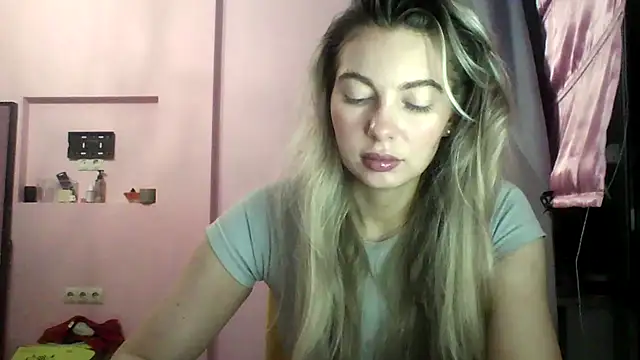 Snapshot of Sygream chatting on October 16, 2025, 6:42 pm Sygream online show from October 16, 2025, 6:42 pm