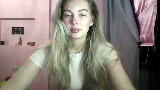 Snapshot of Sygream chatting on October 19, 2025, 7:36 pm Sygream online show from October 19, 2025, 7:36 pm