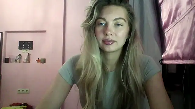 Snapshot of Sygream chatting on October 21, 2025, 12:28 pm Sygream online show from October 21, 2025, 12:28 pm