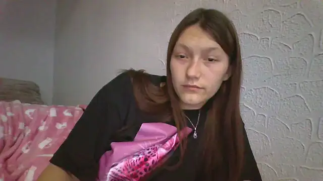 Snapshot of luna_tt chatting on December 15, 2025, 8:13 pm luna tt online show from December 15, 2025, 8:13 pm