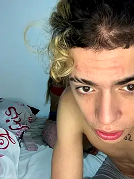 lily and wan online show from November 19, 2025, 5:07 am