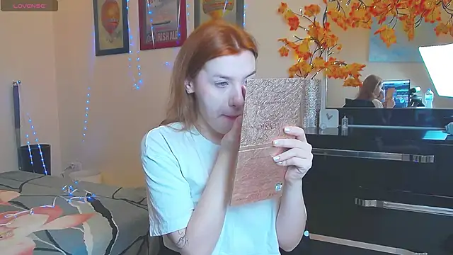 MeganNewCat online show from December 21, 2025, 8:27 pm